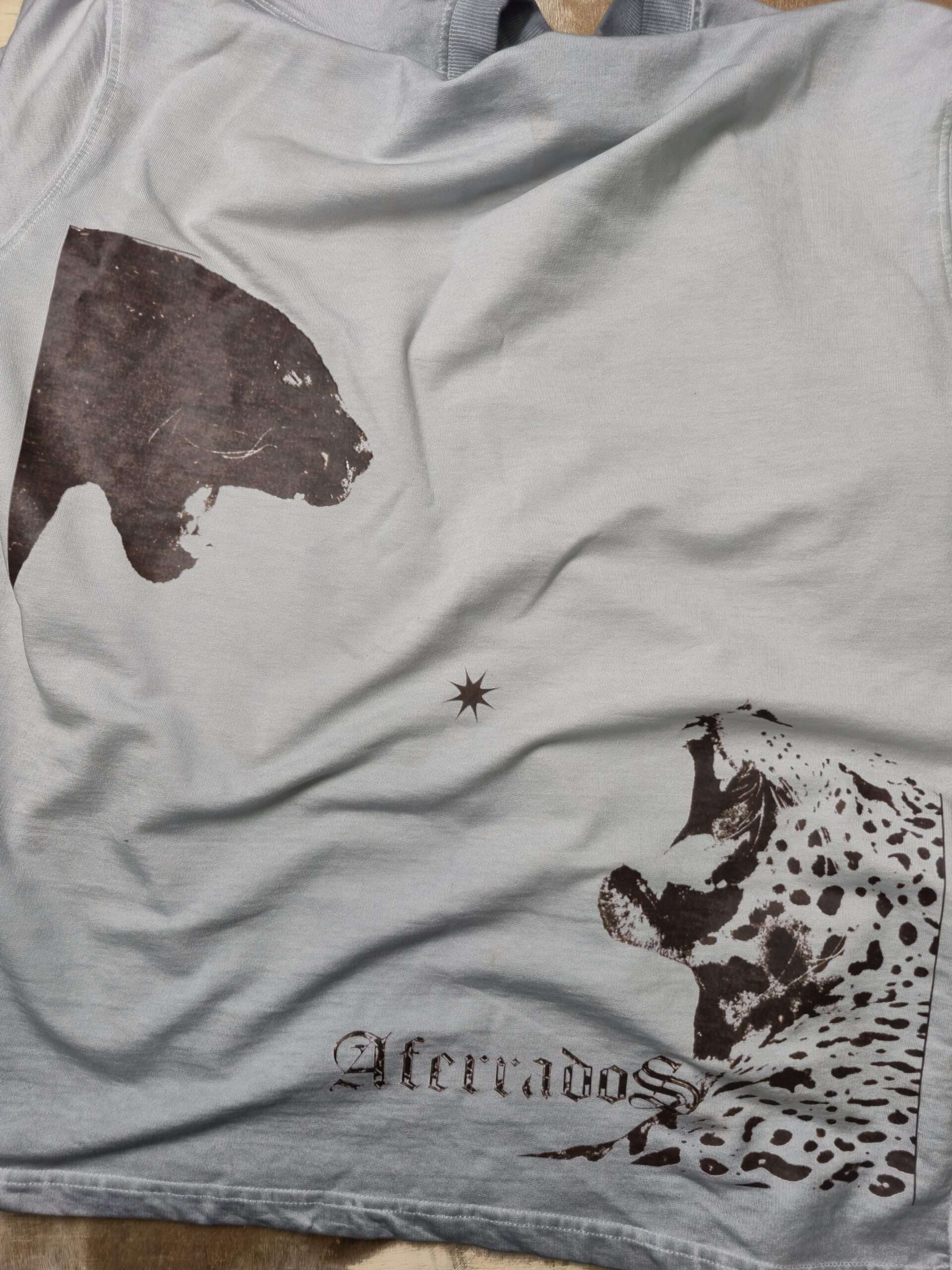 roar sun faded oversized – white grey roar sun faded oversized – white grey